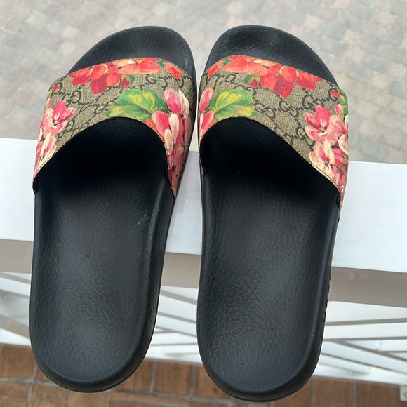 Gucci Bloom Slides 9.5-10 - Picture 4 of 8